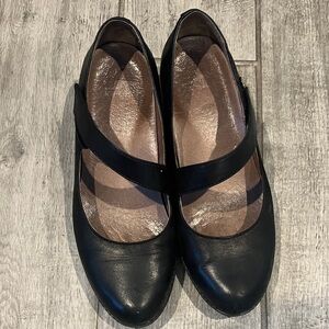Dansko Black Leather Maryjane shoes size 40 /US 9.5